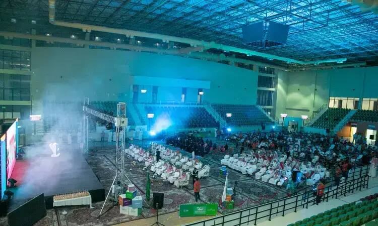 Distinguished students gathered in the spacious auditorium in Qassim, where the rows favored the green men, and the brightly lit stage shone with contributors. Many of the attendees appeared in the Saudi Ghutra or Shemagh, along with the Saudi Aqal and Bashta, under a mirror decorated with modern industrial lighting, as part of the Men of Distinction in Academic Achievement and Excellence event.