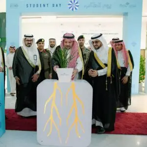 سمو أمير القصيم يرعى حفل «يوم الطالب» بالجامعة ويشيد بمنجزات الطلبة الوطنية والعالمية