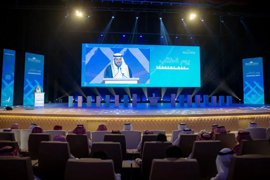 سمو أمير القصيم يرعى حفل «يوم الطالب» بالجامعة ويشيد بمنجزات الطلبة الوطنية والعالمية