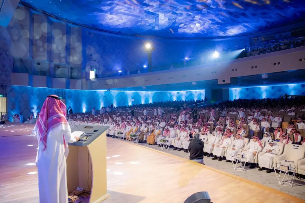 رئيس الجامعة يرعى ملتقى «سفراء الرؤية: مبتعثون لبناء المستقبل» ويفتتخ المعرض المصاحب
