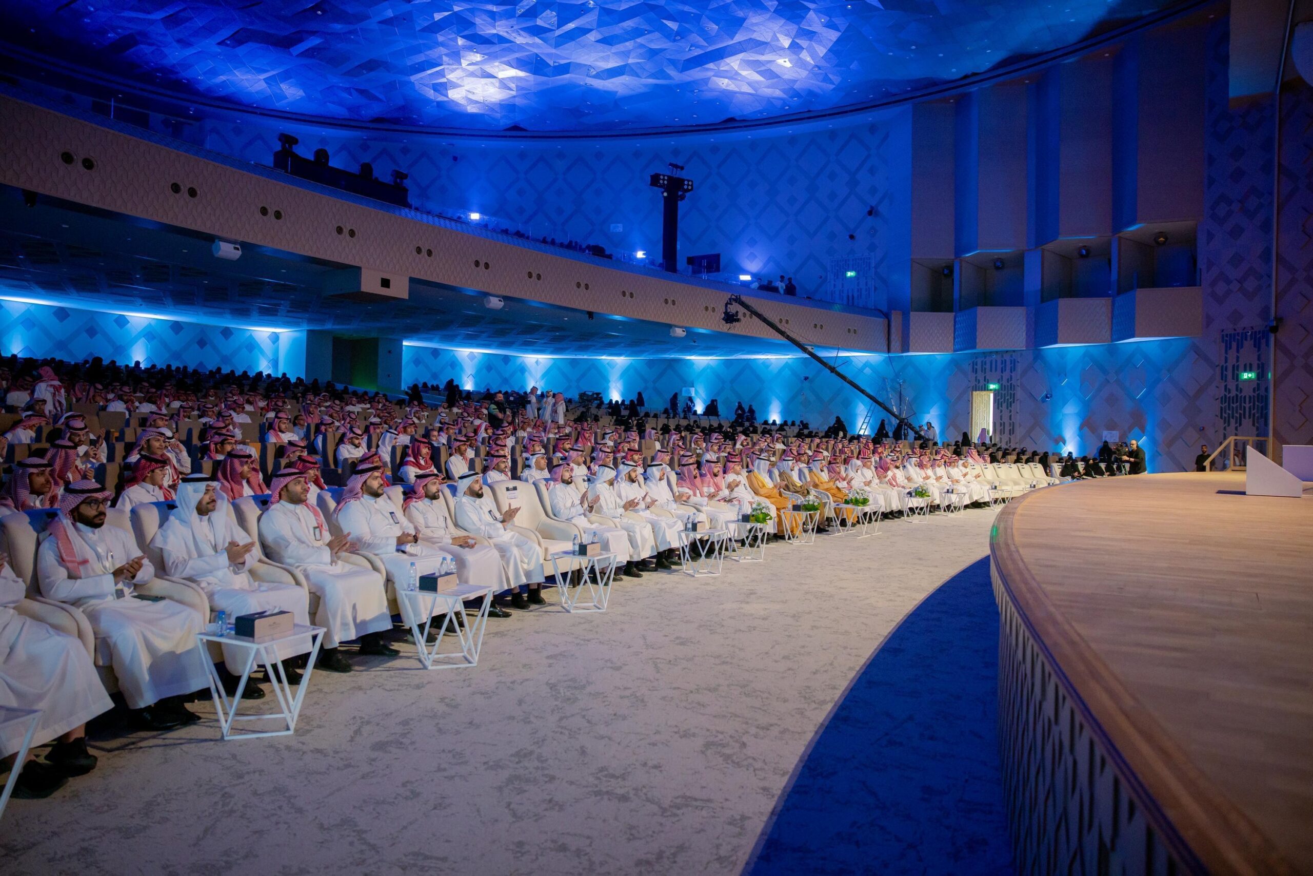 رئيس الجامعة يرعى ملتقى «سفراء الرؤية: مبتعثون لبناء المستقبل» ويفتتخ المعرض المصاحب
