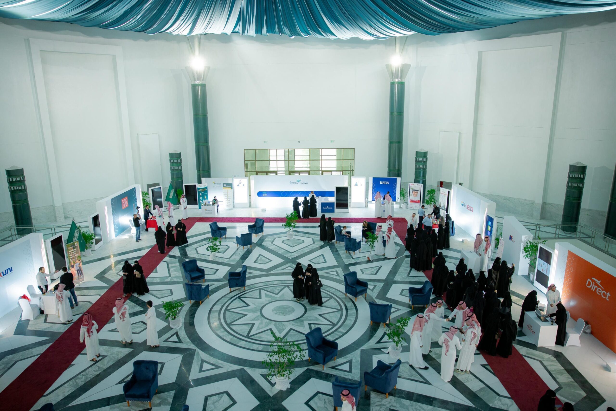 رئيس الجامعة يرعى ملتقى «سفراء الرؤية: مبتعثون لبناء المستقبل» ويفتتخ المعرض المصاحب