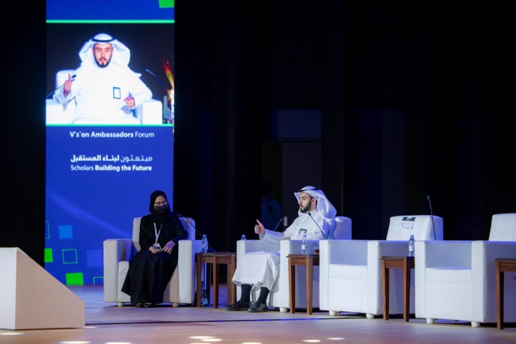 رئيس الجامعة يرعى ملتقى «سفراء الرؤية: مبتعثون لبناء المستقبل» ويفتتخ المعرض المصاحب
