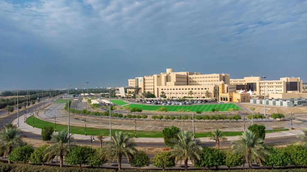 المدينة الطبية بجامعة المدينة القصيم منشأة رائدة معتمدة تخدم المجتمع السعودي الأكاديمي.