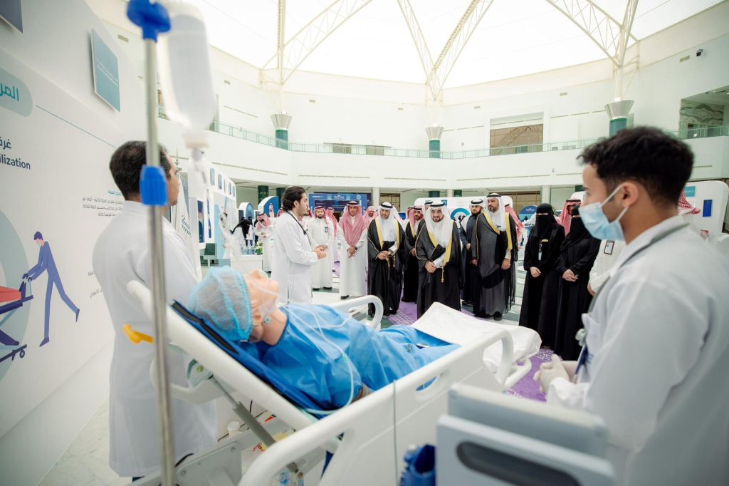 Academic training on nursing quality standards at Qassim University in the presence of officials and official delegations.
