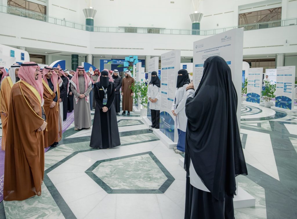 حضور أكاديمي في الملتقى البحثي بجامعة القصيم حول الإبداع والاستدامة التمريضية.