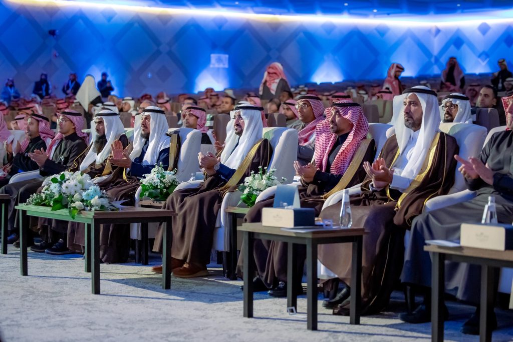 فعالية أكاديمية عن استدامة الموارد القصيم بحضور أعضاء من المجتمع السعودي المسلم.