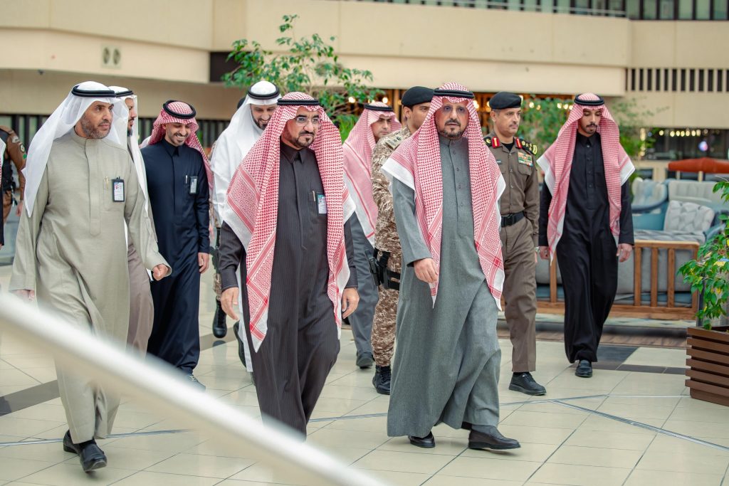زيارة نائب أمير القصيم لجامعة القصيم للاطلاع على المنجزات الأكاديمية في بيئة حديثة.