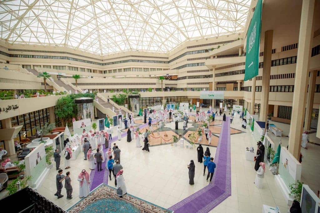 6 Qassim University to raise awareness of the harmful effects of drugs, in the presence of the university president.