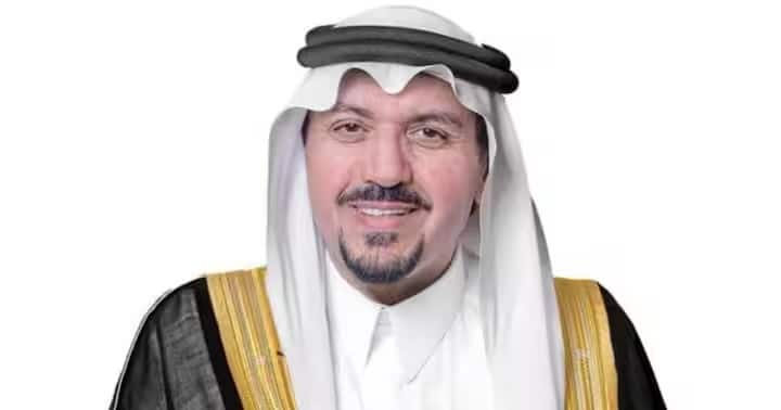 A participant in the National Forum activities at Qassim University under the patronage of the region's prince.