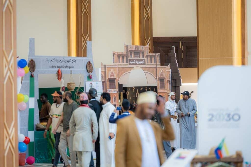 انطلاق فعاليات مهرجان مهرجان تراث الشعوب بجامعة القصيم بحضور طلابي وتفاعل أكاديمي واسع النطاق.