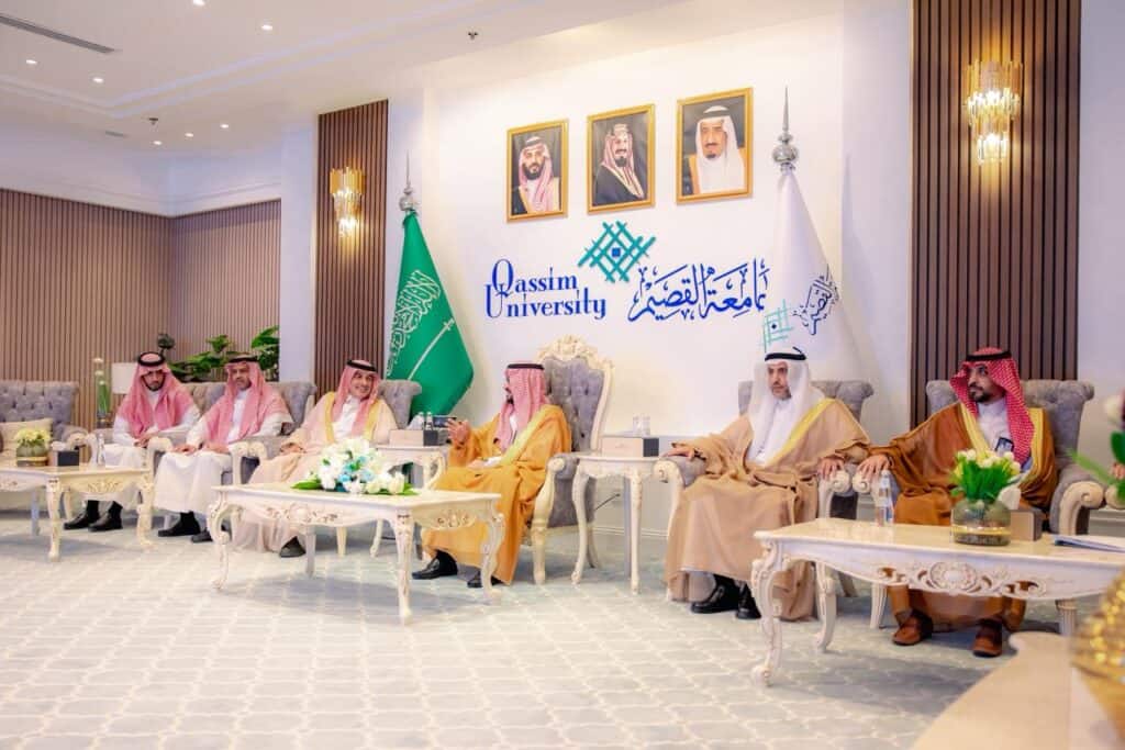 اجتماع رسمي بجامعة القصيم لتعزيز التعاون الاستثماري مع صندوق التعليم العالي الجامعي.