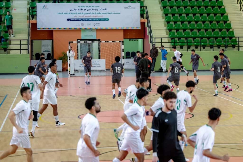 مباراة يد يد يد بجامعة القصيم ضمن بطولة الاتحاد السعودي بحضور طلاب وأعضاء هيئة تدريس.