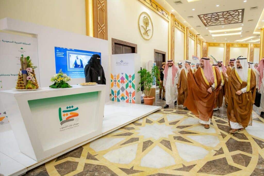 زيارة لمهرجان تراث الشعوب في جامعة القصيم ضمن الفعاليات الثقافية للمجتمع السعودي.