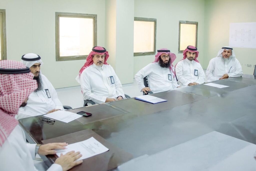 اجتماع رسمي في جامعة القصيم لمناقشة شؤون الكليات الصحية في البيئة الأكاديمية السعودية.