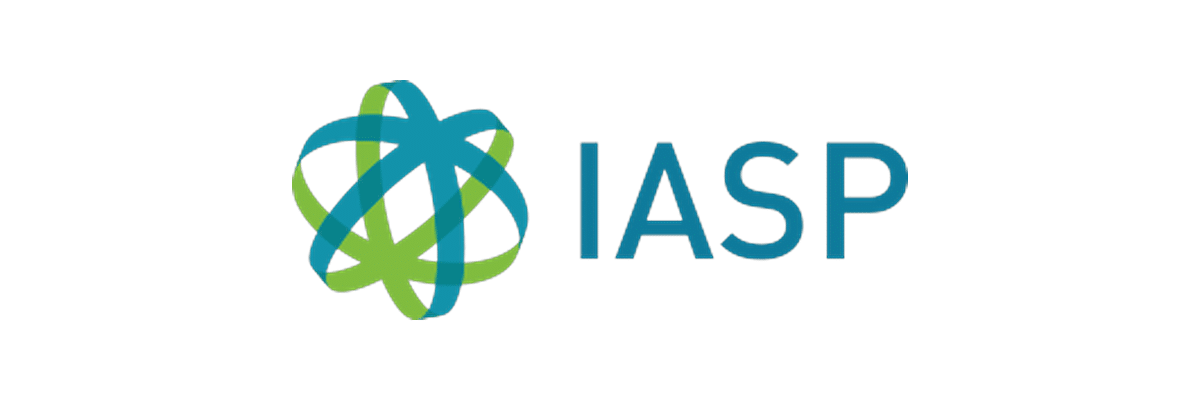 شعار IASP المكون من حلقات متداخلة، يُستخدم في الفعاليات الأكاديمية بجامعة القصيم.