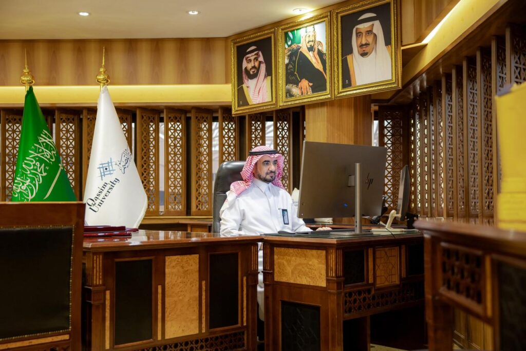 رئيس جامعة القصيم يشرف على برامج تأهيل أعضاء هيئة التدريس للعمل في البيئة الأكاديمية السعودية.