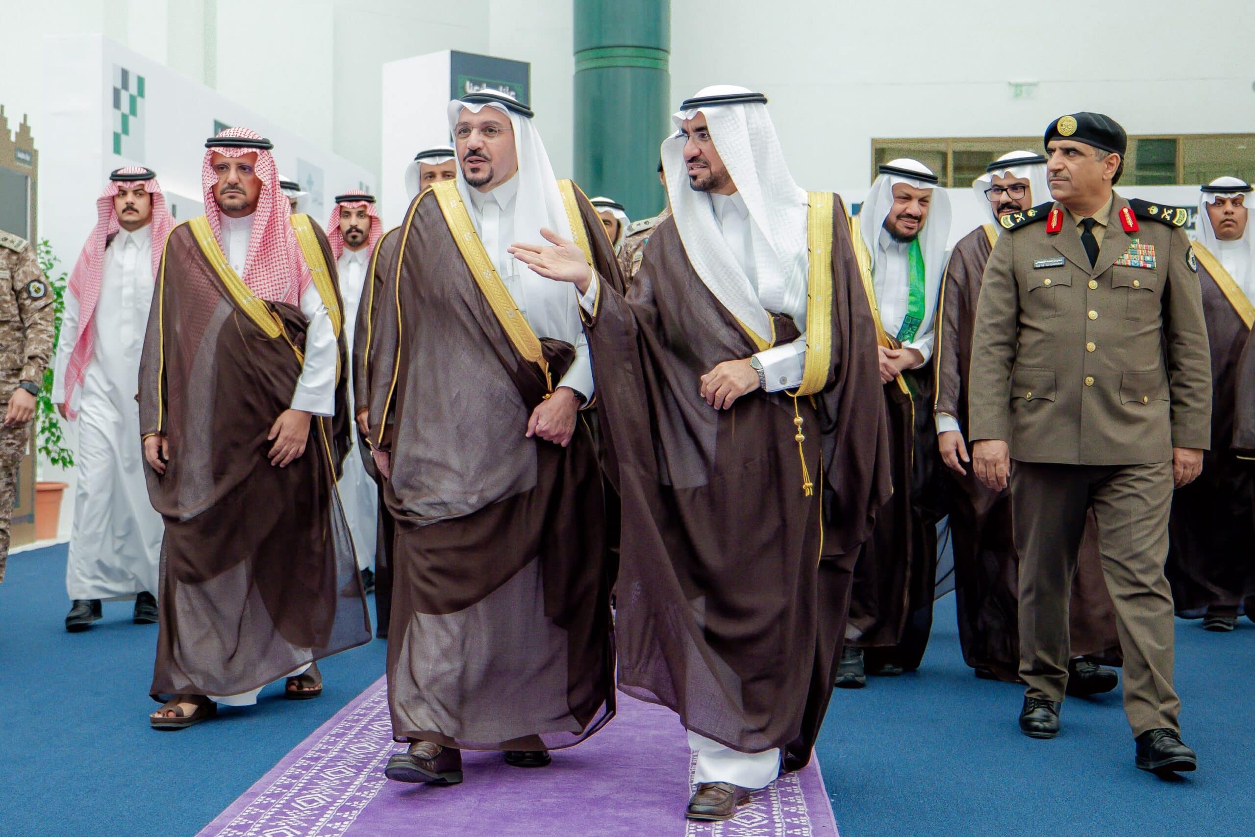 يشارك مسؤولون وأكاديميون من جامعة القصيم في احتفالات اليوم الوطني السعودي.