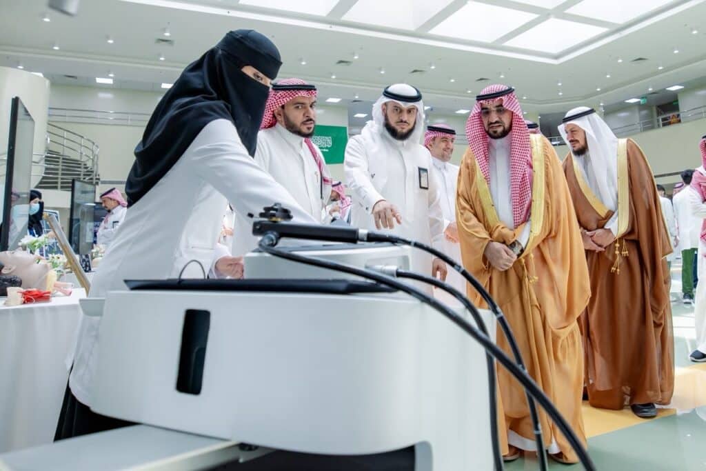 ورش عمل أكاديمية بجامعة القصيم خلال أسبوع المحاكاة بحضور قيادات الجامعة.