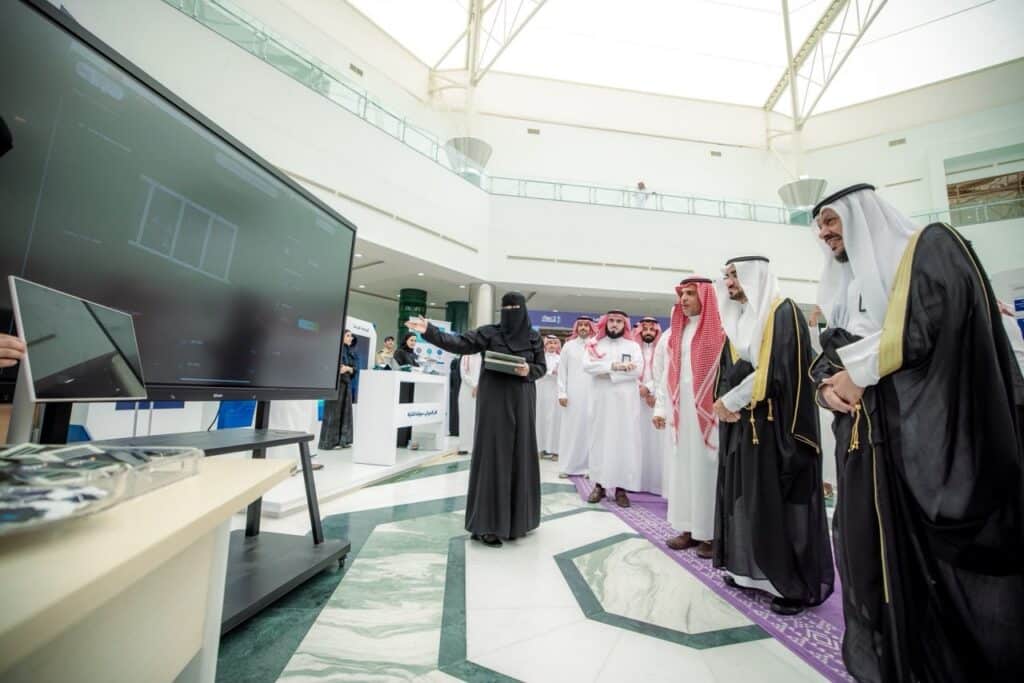 عرض تقني في معرض الذكاء الاصطناعي 2026 بجامعة القصيم.
