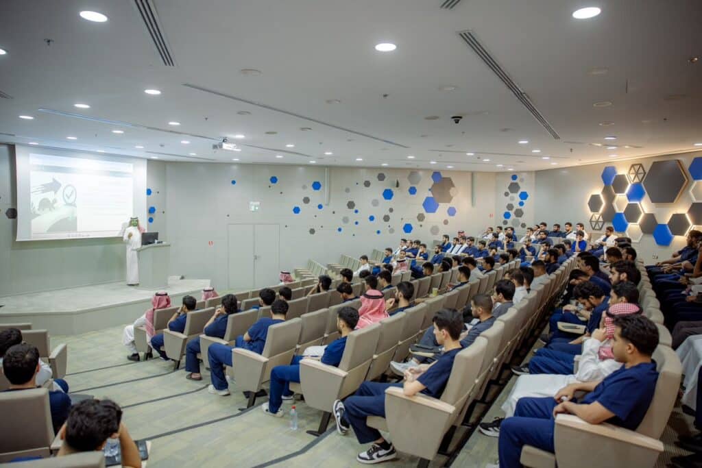 محاضرة توعوية حول الأمن الفكري في جامعة القصيم.