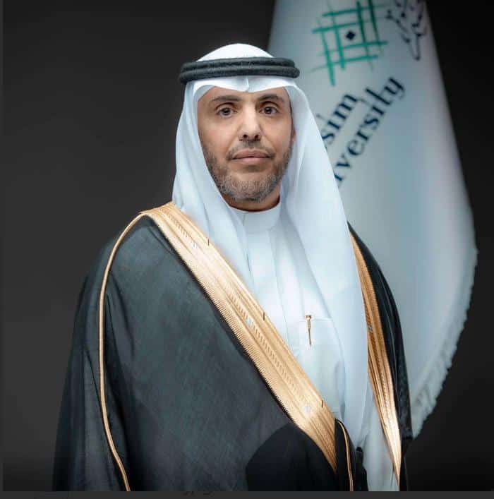 مسؤول أكاديمي يمثل جامعة القصيم في مناسبة رسمية.